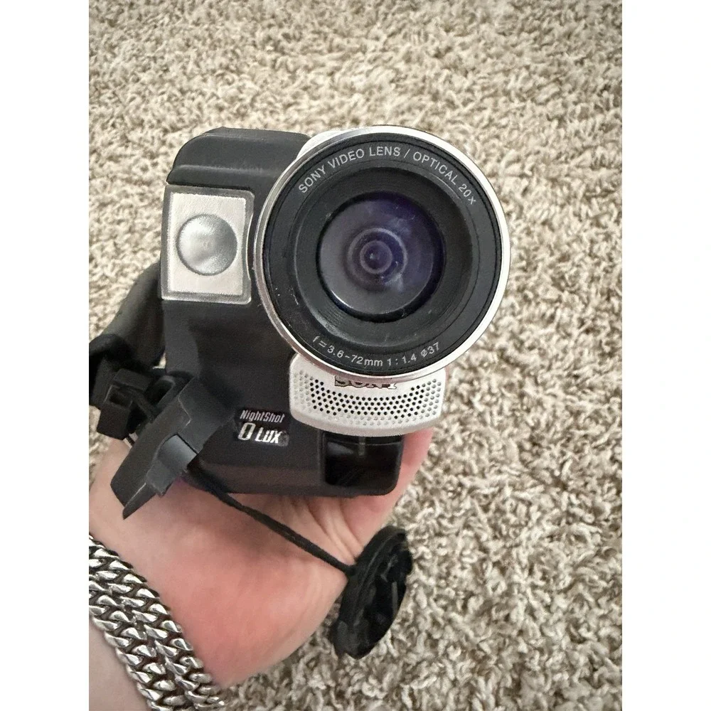 Sony Handycam CCD-TRV68 Hi-8 Analog Camcorder w/ Charger + Case + Bundle TESTED